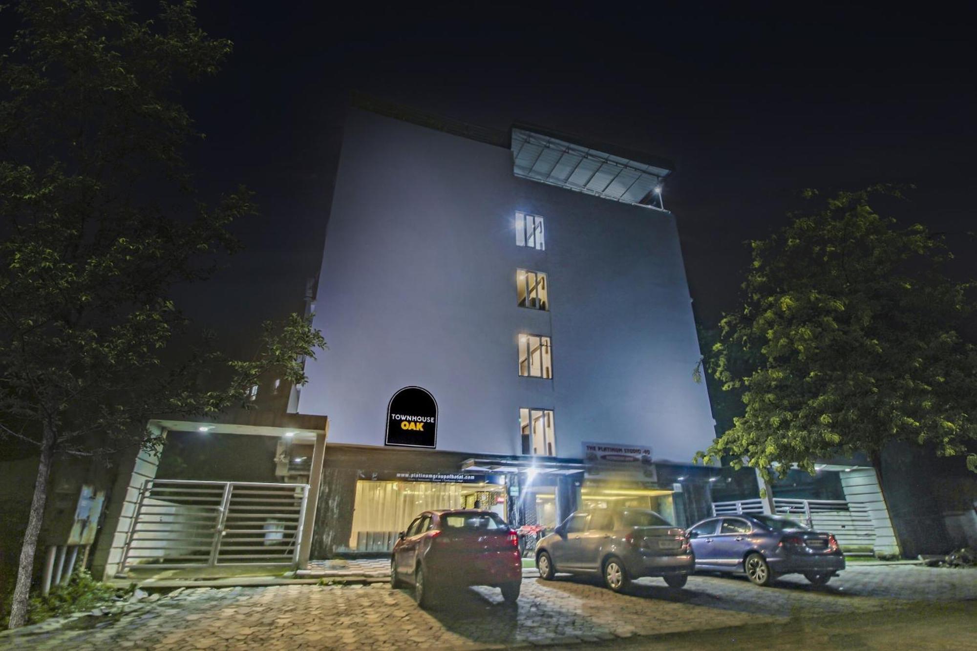 Super Townhouse Oak The Platinum Studio New Town Ngoại thất bức ảnh